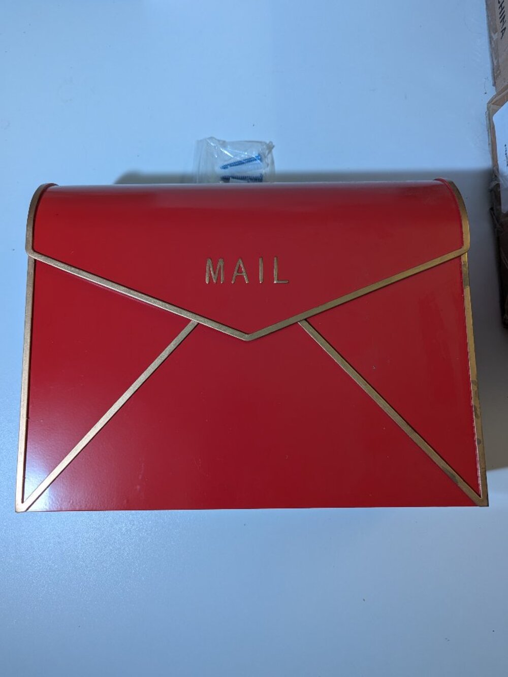 Kathfly Wall Mount Mailbox Waterproof Rustproof Metal Mail Holder Red
